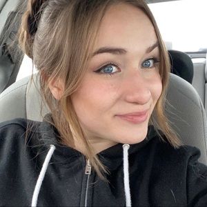 Meet your Posher, Carolyn